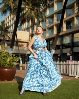 Tina Datta feet photo thumbnail