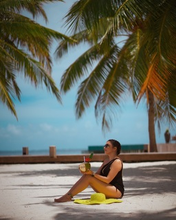 Tina Datta feet photo thumbnail