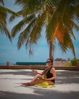 Tina Datta feet photo thumbnail