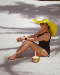 Tina Datta feet photo thumbnail