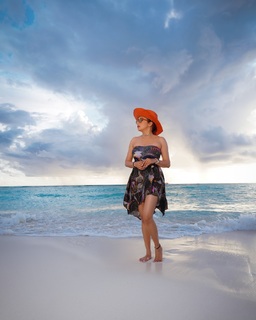 Tina Datta feet photo thumbnail