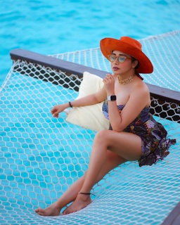 Tina Datta feet photo thumbnail