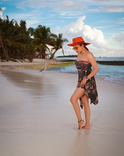 Tina Datta feet photo thumbnail