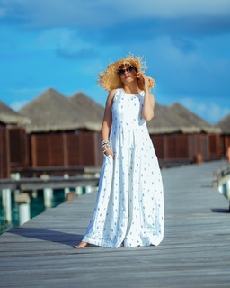 Tina Datta feet photo thumbnail