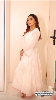 Tina Datta feet photo thumbnail