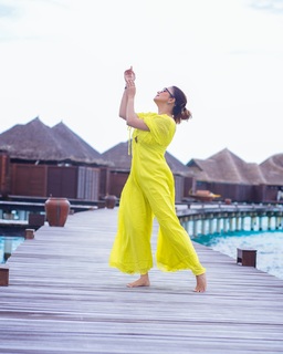 Tina Datta feet photo thumbnail