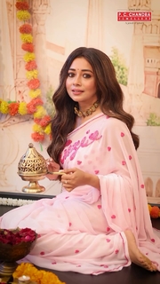 Tina Datta feet photo thumbnail