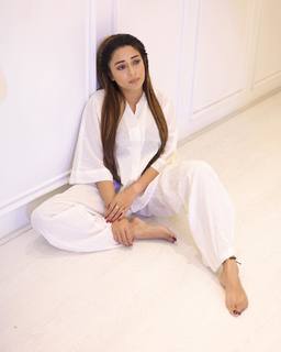 Tina Datta feet photo thumbnail