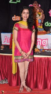 Tina Desai feet photo 19