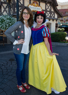 Tina Fey feet photo thumbnail
