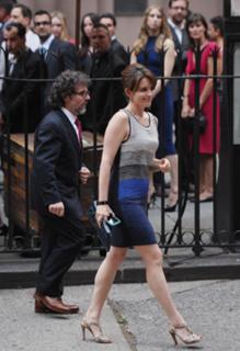 Tina Fey feet photo thumbnail