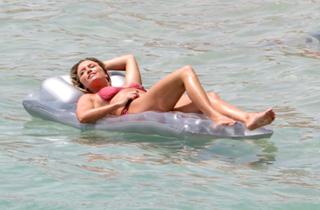 Tina Hobley feet photo 10
