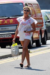 Tina Hobley feet photo 7
