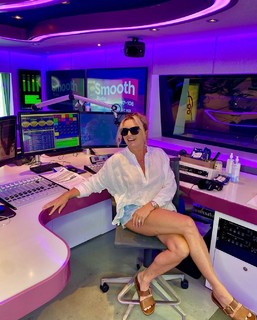 Tina Hobley feet photo 2