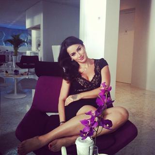 Tina Kandelaki feet photo thumbnail