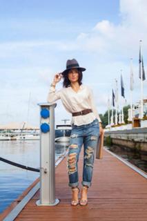 Tina Kandelaki feet photo thumbnail