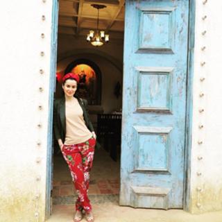 Tina Kandelaki feet photo thumbnail
