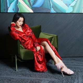 Tina Kandelaki feet photo thumbnail