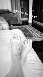Tina Kandelaki feet photo thumbnail
