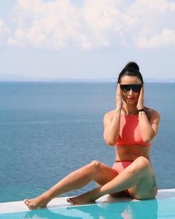Tina Kandelaki feet photo thumbnail