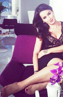 Tina Kandelaki feet photo thumbnail