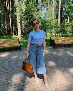 Tina Kandelaki feet photo thumbnail