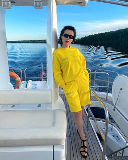 Tina Kandelaki feet photo thumbnail