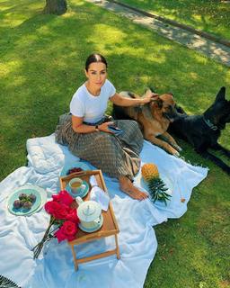 Tina Kandelaki feet photo thumbnail