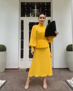Tina Kandelaki feet photo thumbnail