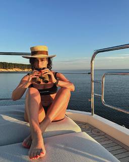 Tina Kandelaki feet photo thumbnail