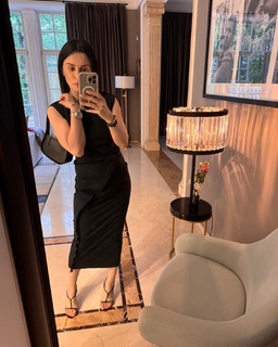 Tina Kandelaki feet photo thumbnail