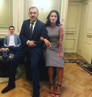 Tina Kandelaki feet photo thumbnail
