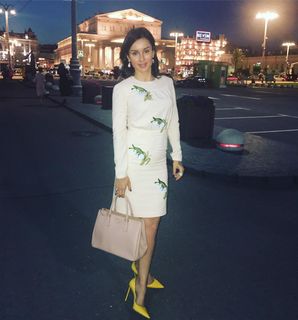 Tina Kandelaki feet photo thumbnail