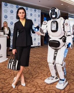 Tina Kandelaki feet photo thumbnail