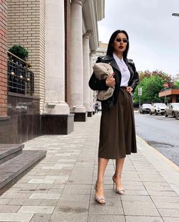 Tina Kandelaki feet photo thumbnail