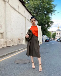 Tina Kandelaki feet photo thumbnail