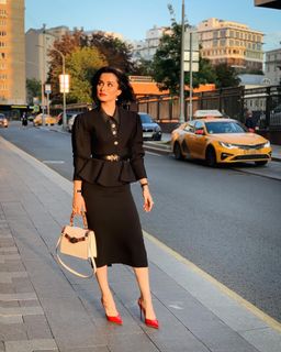 Tina Kandelaki feet photo thumbnail