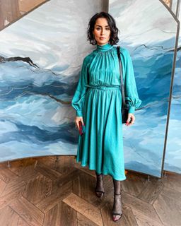 Tina Kandelaki feet photo thumbnail