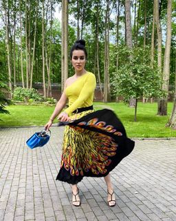 Tina Kandelaki feet photo thumbnail