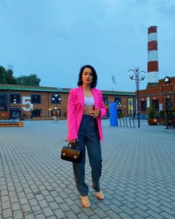 Tina Kandelaki feet photo thumbnail