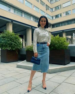 Tina Kandelaki feet photo thumbnail