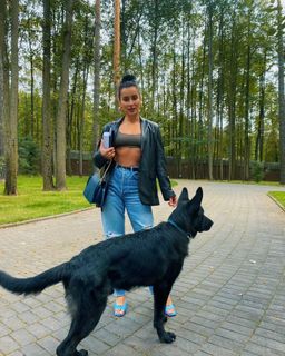 Tina Kandelaki feet photo thumbnail