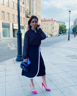 Tina Kandelaki feet photo thumbnail