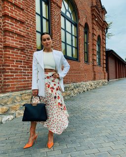 Tina Kandelaki feet photo thumbnail