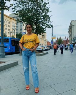 Tina Kandelaki feet photo thumbnail