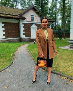 Tina Kandelaki feet photo thumbnail