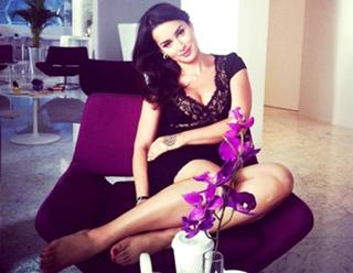 Tina Kandelaki feet photo thumbnail