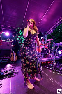 Tina Karol feet photo thumbnail