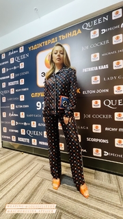 Tina Karol feet photo thumbnail