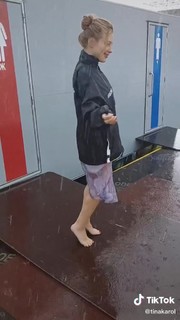 Tina Karol feet photo thumbnail